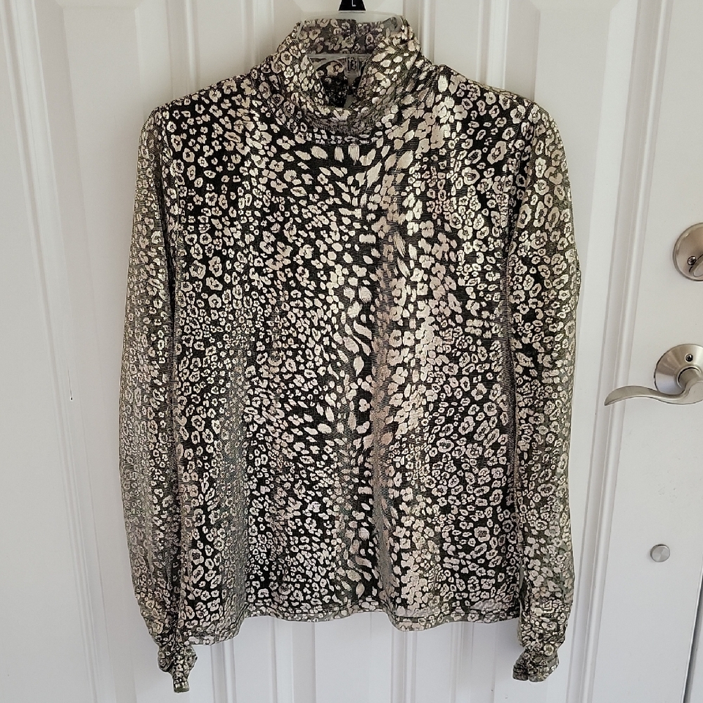 Belldini Long Sleeve Gold Leopard Print Blouse Sz. M